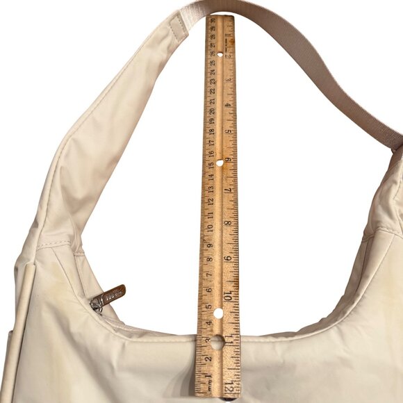 Lululemon City Essentials Pouch 4L Light Ivory - Picture 5 of 7